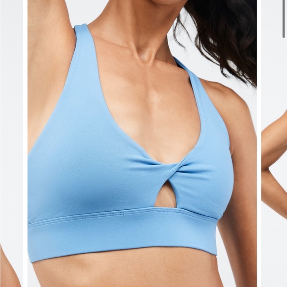 Fabletics Oasis Twist Front bra and Active Pant (set) - Picture 2 of 6